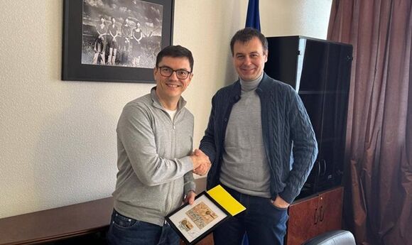 Гетманцев подякував Пивоварському за сплату податків
