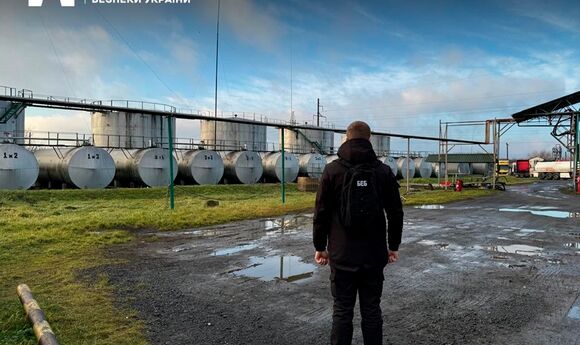 На Черкащині незаконно виготовляли пальне, яке продавали на АЗС по всій Україні