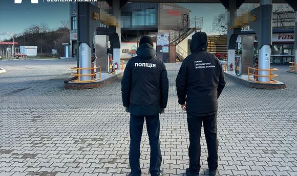 Менеджера АЗС оштрафували за продаж контрафактного пального на Буковині