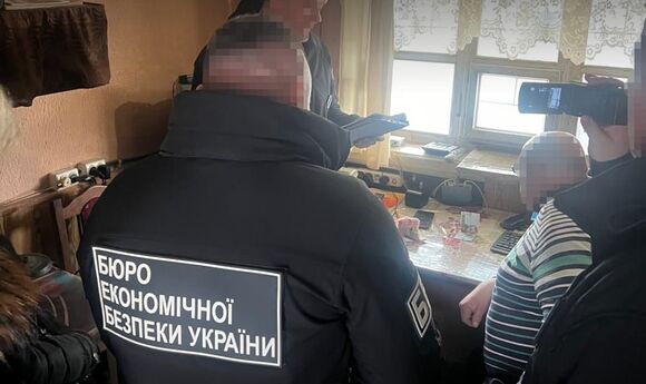 На Закарпатті викрили нелегальну АЗС