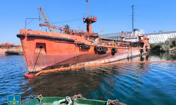 Судновласниці повідомлено про підозру у забрудненні нафтопродуктами акваторії порту Чорноморськ