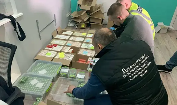 З Польщі незаконно ввозили екстракт канабісу, який планували продавати на АЗС