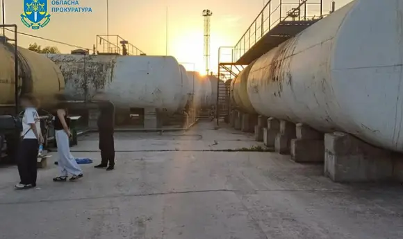 На Черкащині мережа АЗС ухилилась від сплати 10 млн грн податків