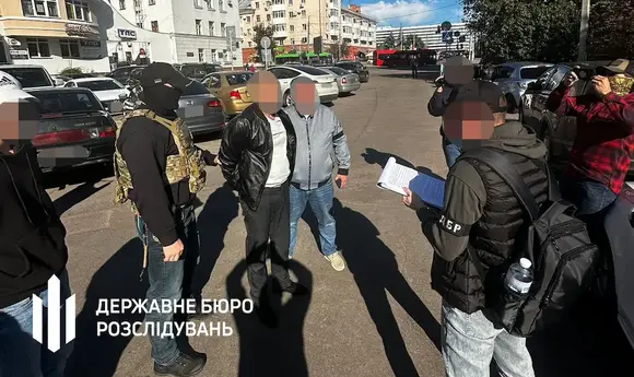 Посадовець ДПС вимагав хабара віж мережі АЗС, погрожуючи відібрати ліцензії 