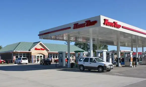 Американська мережа АЗС запустила кампанію з популяризації бензину з 15% етанолу