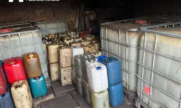 Суд оштрафував трьох чоловіків за незаконну торгівлю пальним на Полтавщині