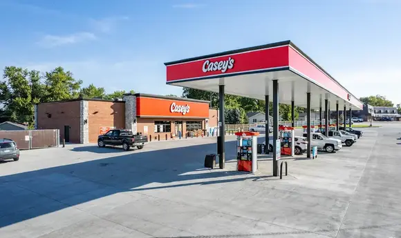 Casey’s за рік побудувала 35 нових АЗС в США