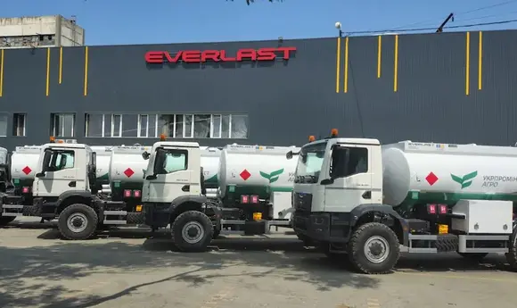 «Еверласт» передала «Укрпромінвест-Агро» партію паливозаправників 