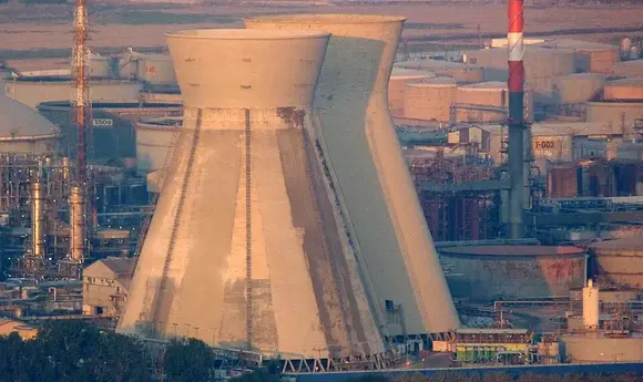 НПЗ у Хайфі зазнав пошкоджень після ракетного обстрілу з Ірану