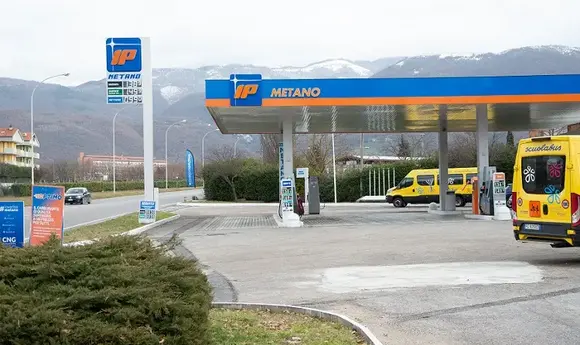 Gunvor або SOCAR можуть придбати 4,6 тис. АЗС в Італії уже цього місяця