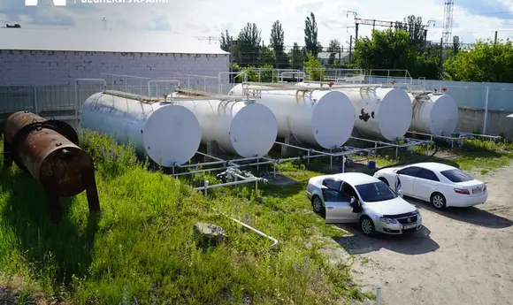 Нафтобаза в Києві незаконно виготовляла пальне і постачала на АЗС