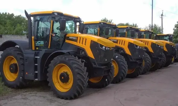 «Укрнафта» оновлює парк спецтехніки: купила 50 нових машин 