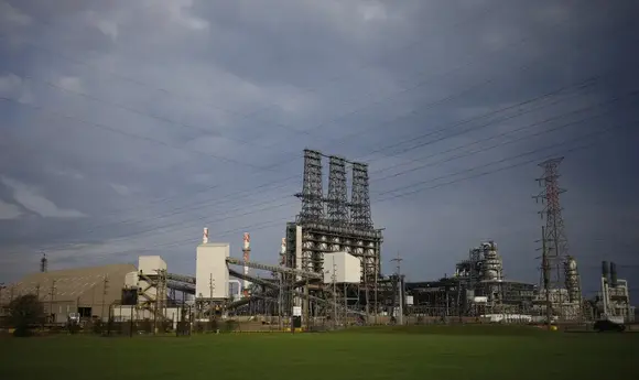 Збій на НПЗ у США підняв ціни на бензин на Середньому Заході