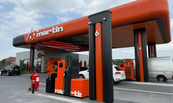 Martin відкрила першу АЗС з найбільшим LED екраном