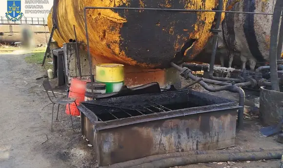 В Запоріжжі виробляли фальсифікат: змішували дизпальне з конденсатом