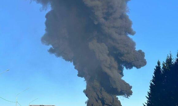 18 вагонів із бензином в Росії зійшли з рейок після зіткнення з вантажівкою