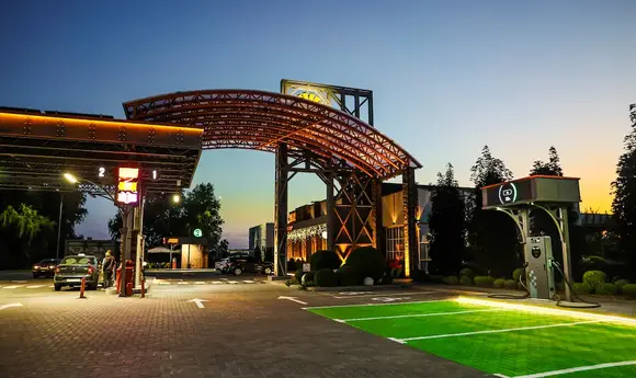 На АЗК «ПЕРОН» встановили одну з найпотужніших електрозярядок в Україні