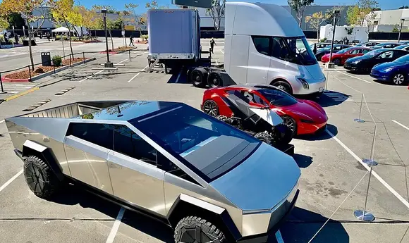 BYD обійшов Tesla за продажами в ЄС на тлі падіння попиту на електрокари Маска на 42%