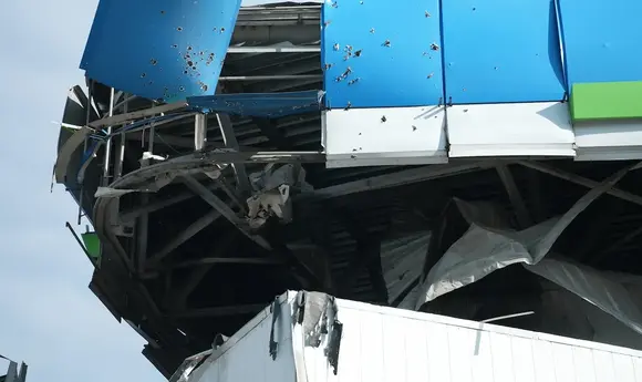 Російський дрон вдарив по АЗС BVS в Сумах