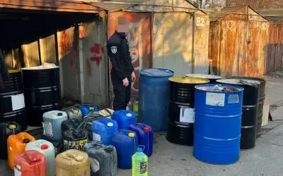 У військовій частині на Київщині продавали «наліво» пальне: вилучено 5 тонн нафтопродуктів