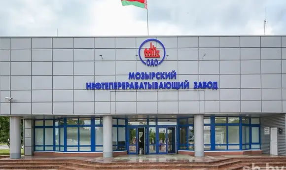 Росія гасить паливну кризу бензинами з Білорусі