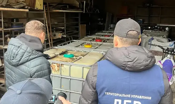 Військові незаконно продали 700 т дизпального ЗСУ вартістю 28 млн грн — ДБР