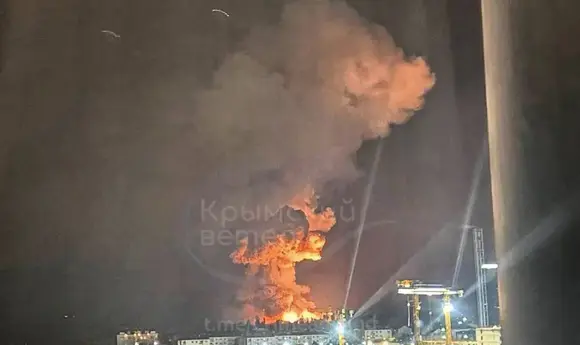 У Новоросійську пошкоджено нафтобазу і судно внаслідок атаки БПЛА