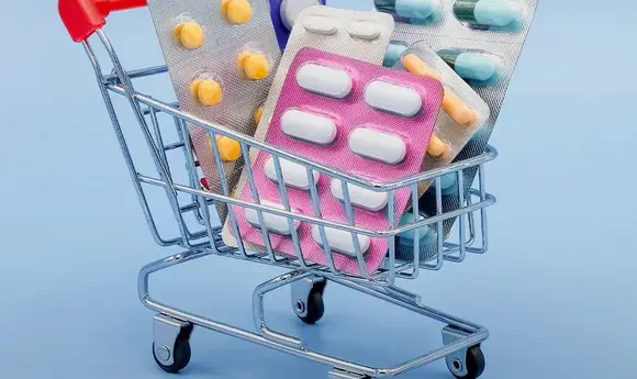 Кабмін дозволив продаж безрецептурних ліків на АЗС