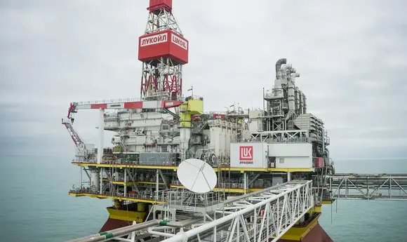 Безпілотники СБУ вразили нафтову платформу «Лукойлу» на Каспії — ЗМІ