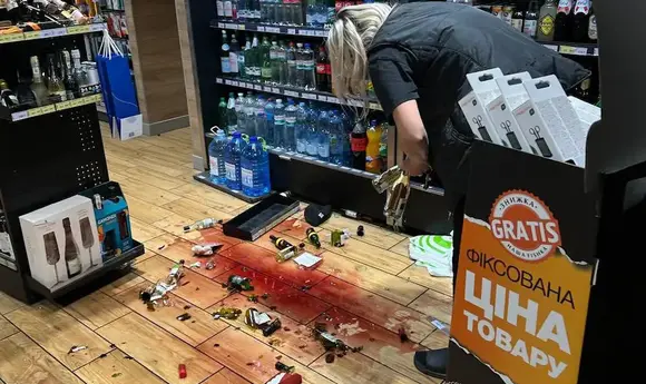 На АЗС OKKO у Шептицькому вночі напали на ансамбль «Гуцулія»