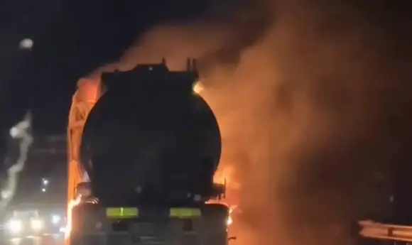 Росіяни вдарили дроном по бензовозу на Дніпропетровщині — ЗМІ