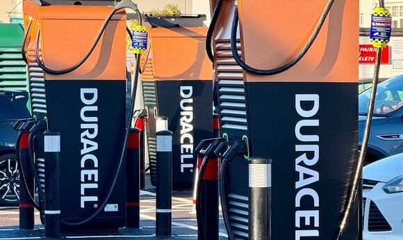 Duracell розвиває в Британії мережу зарядок для електромобілів
