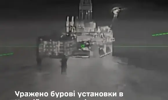 Дрони знову вразили бурові установки «Лукойлу» в Каспійському морі 