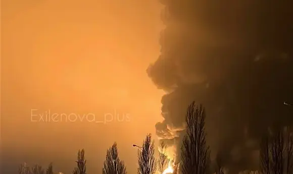 В Білгородській області Росії палає нафтобаза