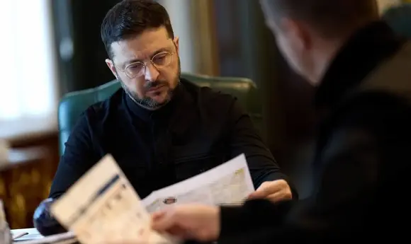 Санкції зупинили 20% «тіньового флоту» РФ, а втрати Москви сягнуть $30 млрд на рік – Зеленський