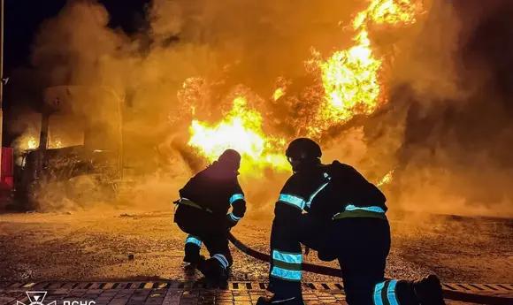 У Херсоні через атаку російського дрона сталася пожежа на АЗС