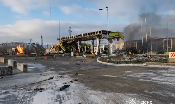 В Краматорську після обстрілу горіла АЗС