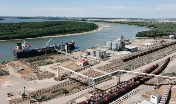 Надзвичайний стан в енергетиці: Молдова обмежила експорт пального через Джурджулешти