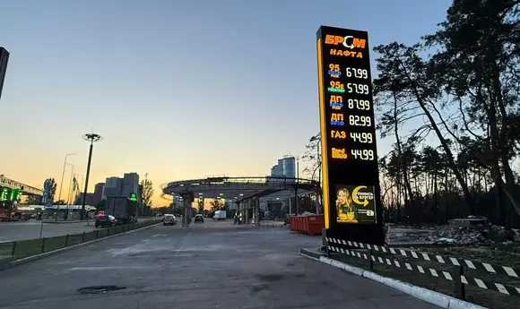 АЗС «БРСМ-Нафта» в Києві відновила роботу за 65 годин після обстрілу 