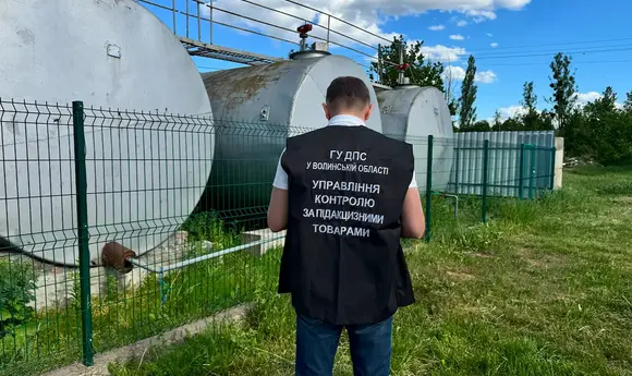 На Волині податківці виявили зберігання 80 тонн пального без ліцензії