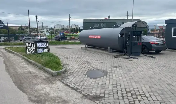  На Київщині податківці виявили незаконну заправку