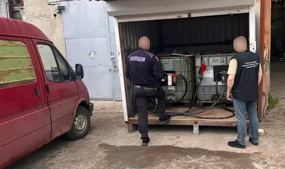 На Одещині податківці виявили незаконну міні-АЗС
