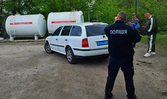 На Полтавщині податківці виявили нелегальну АЗС 