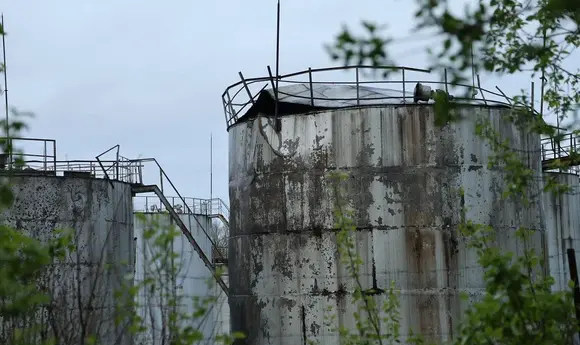 Міністр оборони Латвії подав у відставку після влучання дронів по нафтобазі