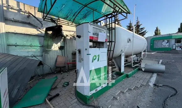 У Донецьку дрон атакував АЗС: є поранені 