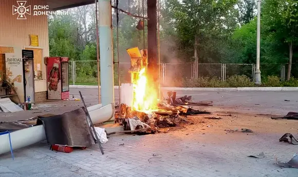 У Краматорську через удар російського БПЛА загорілася АЗС