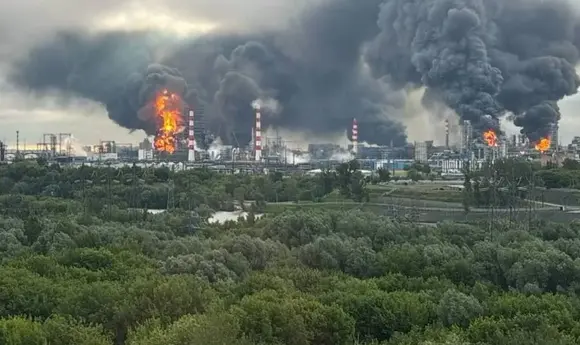 Московський НПЗ зможе відновити роботу не раніше 2027 року — Reuters