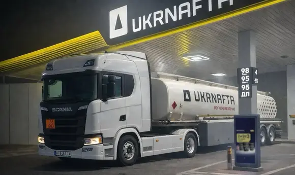 АЗС Ukrnafta збільшили продажі пального до 6 тис. л/добу