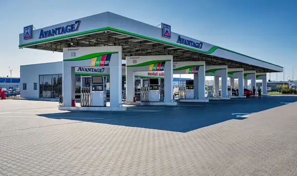 Як має бути: Avantage7 змішала партію бензину А-95 з біоетанолом