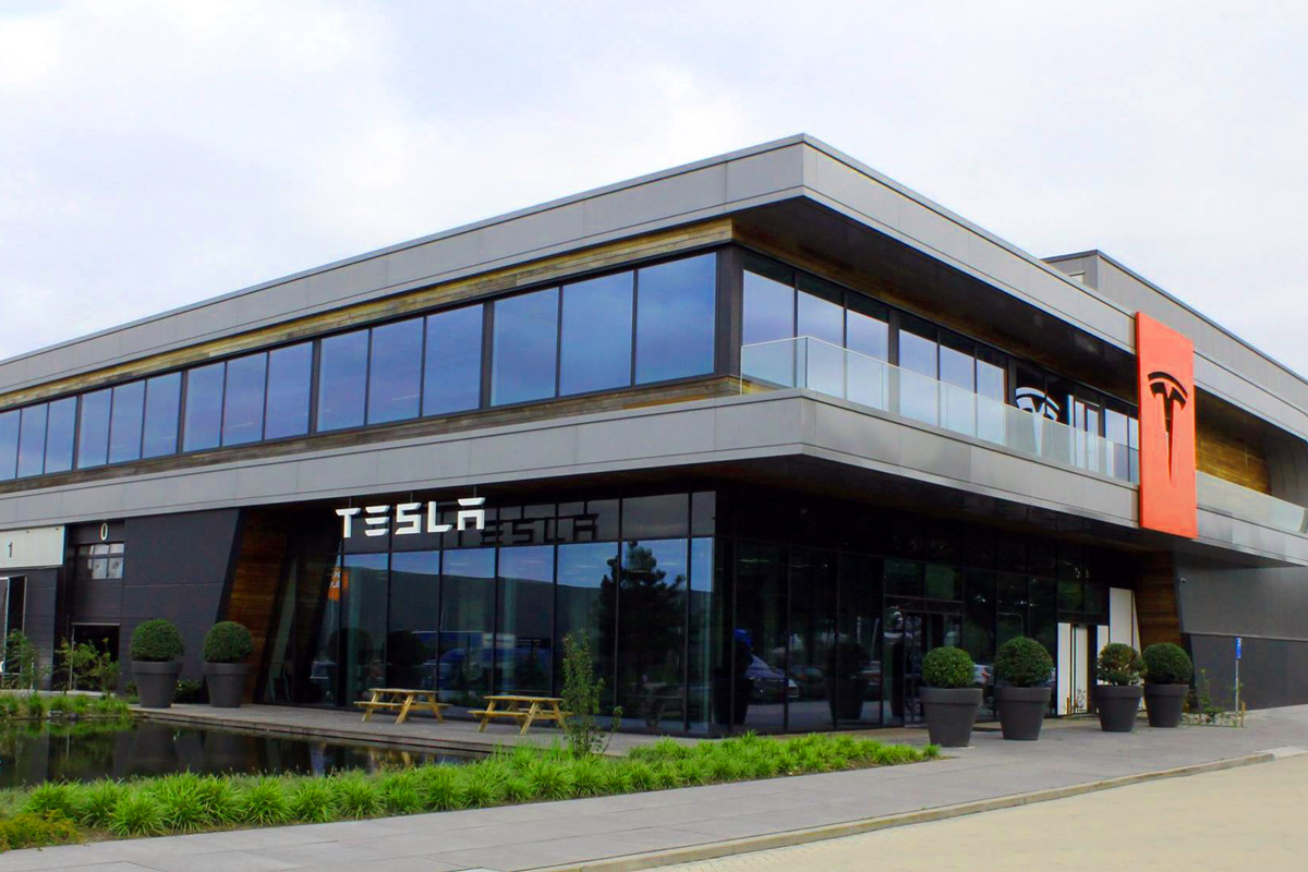 Tesla покоряет Поднебесную 